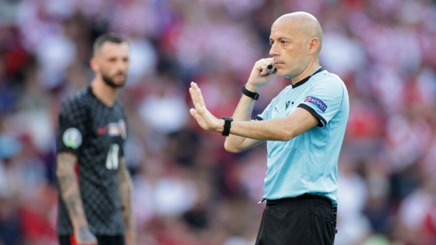 Cüneyt Çakır eve dönüyor! EURO 2020 mesaisi bitti