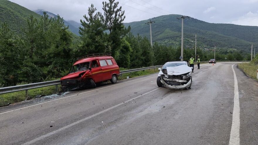 Karabük’te 4 ayrı trafik kazası: 2’si çocuk biri ağır 8 yaralı