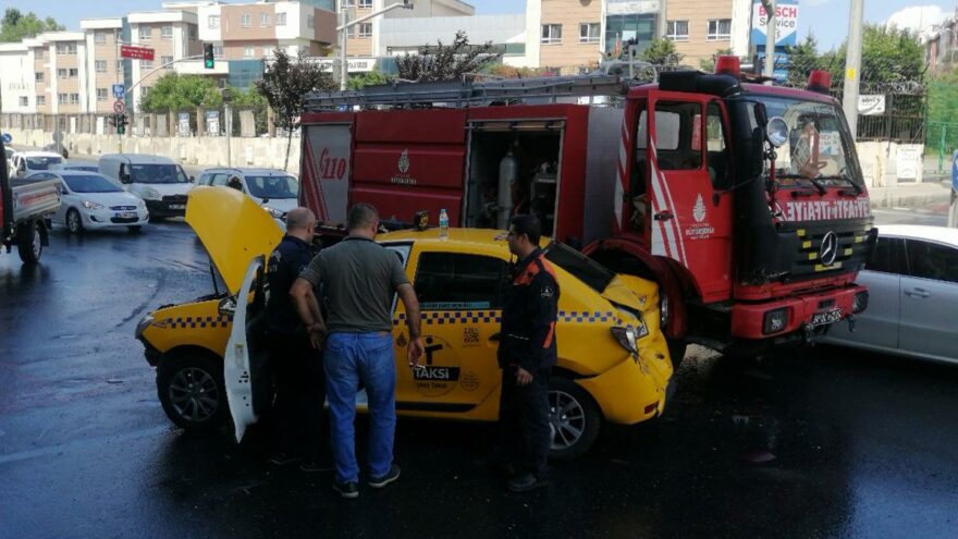 Yangına gidilen itfaiye aracı kaza yaptı