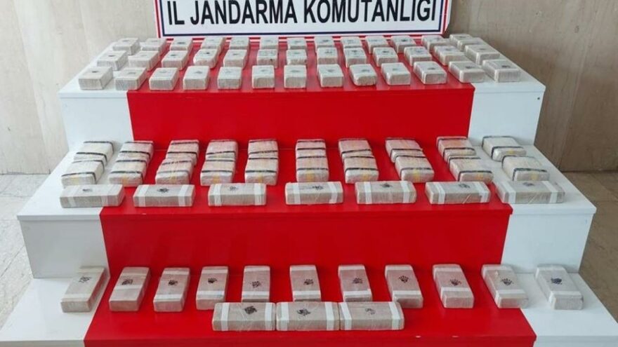 Sırt çantalarını atıp kaçtılar içinden çıkanlar hayrete düşürdü