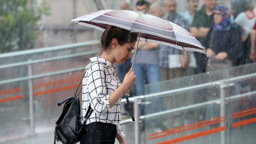 İstanbul’da sağanak başladı! Günlerce sürecek…