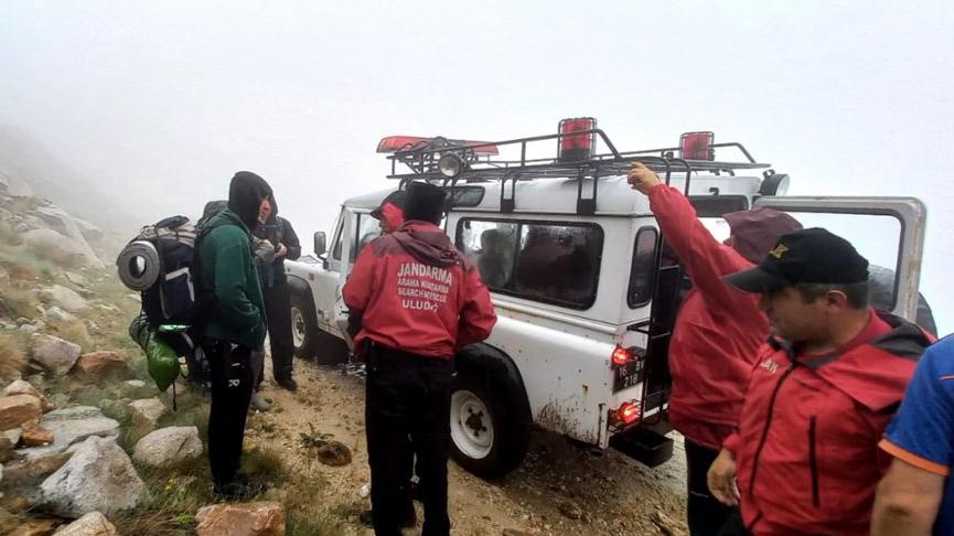 Doğa yürüyüşünde kaybolan 4 arkadaş, 6 saat sonra bulundu