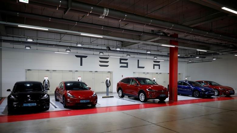 Tesla, çalışanları tarafından ırkçılıkla suçlanıyor