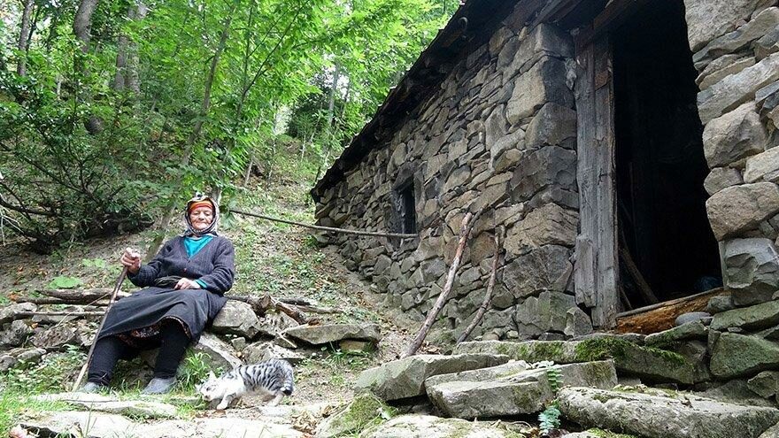 Hayatı belgesel oldu, ödül aldı! ‘Robinson Nine’ 37 yıldır yaylada tek başına yaşıyor