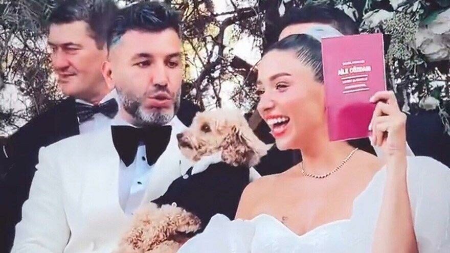 Üç yıllık aşkta mutlu son! Zeynep Bastık ile Tolga Akış evlendi
