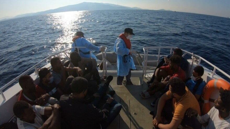 Yunanistan tarafından geri itilen göçmenler kurtarıldı