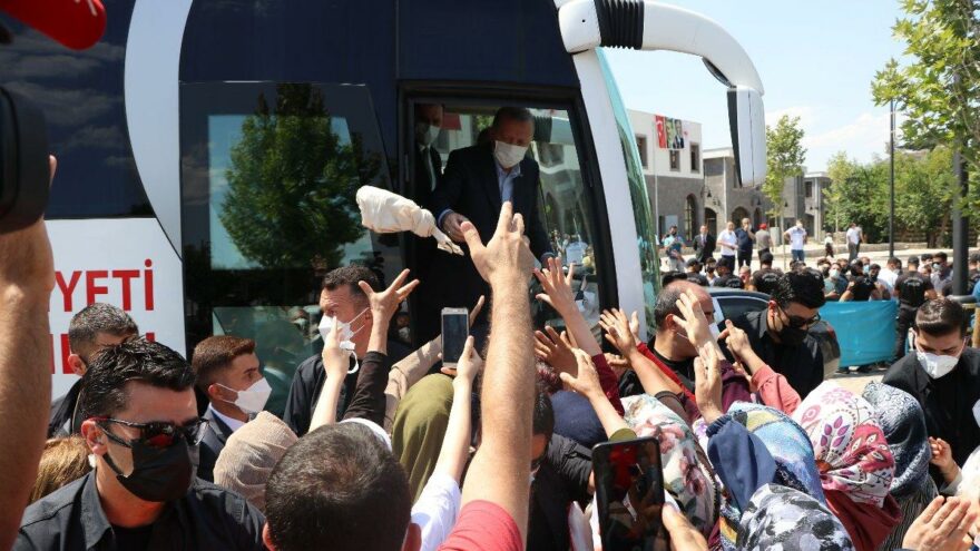 Erdoğan’dan AKP’lilere çağrı: Teşkilattan ayağı soğuyanların ayağına gidin
