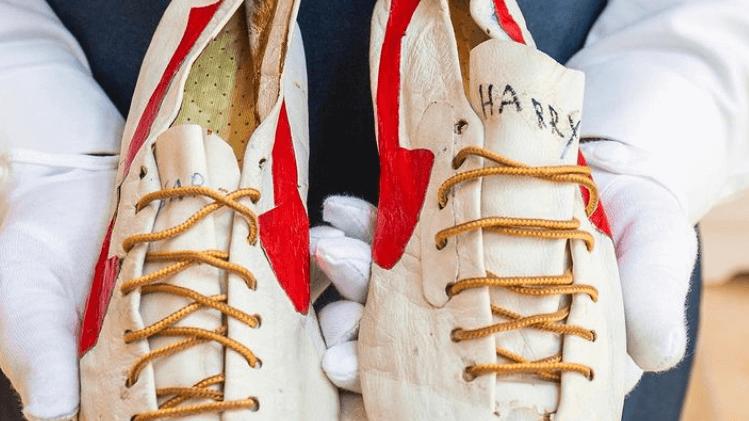 El yapımı Nike ayakkabıların 1.2 milyon dolara satılması bekleniyor