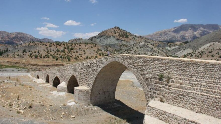 1500 yıllık tarihi köprü sular altında kalacak
