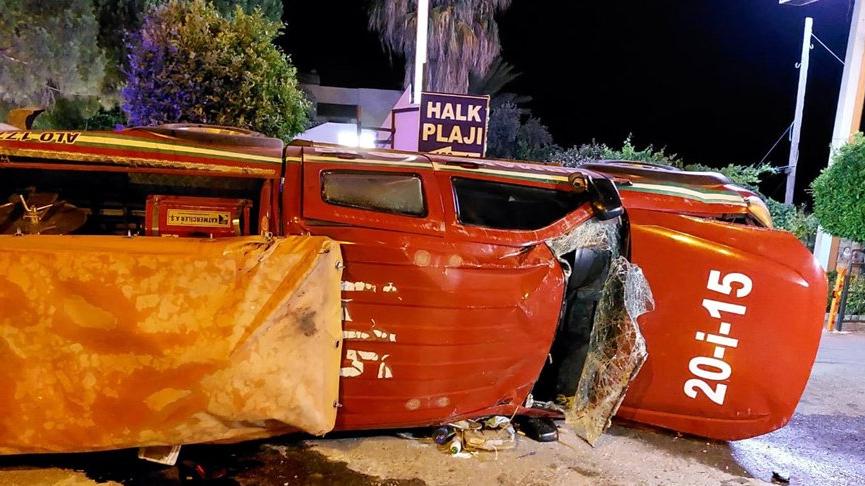 Mersin’deki yangına giden ekip kaza yaptı: 2 yaralı
