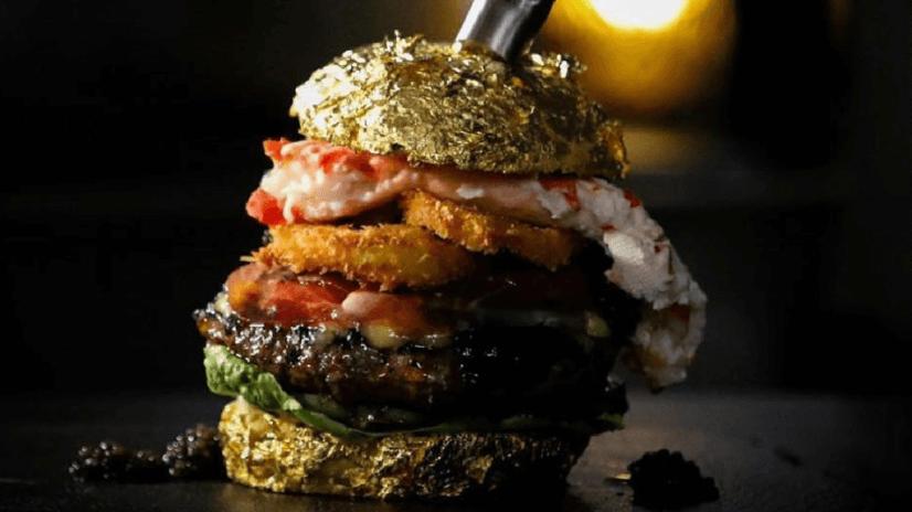 Dünyanın en pahalı burgeri yaklaşık 6 bin dolara satıldı