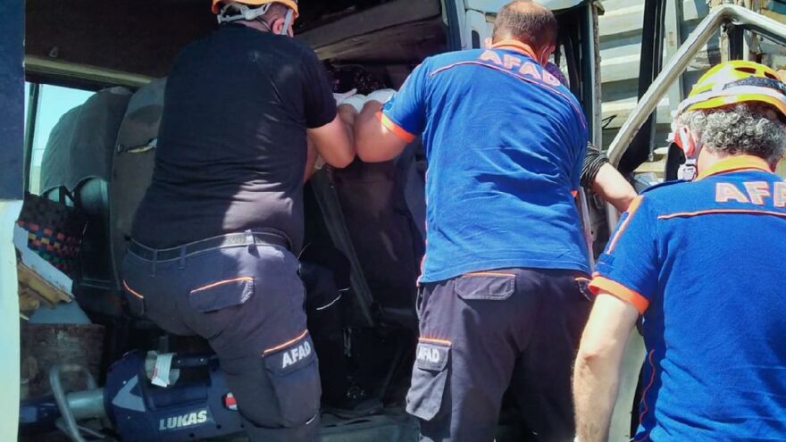 Feci kaza! 17 yaralı