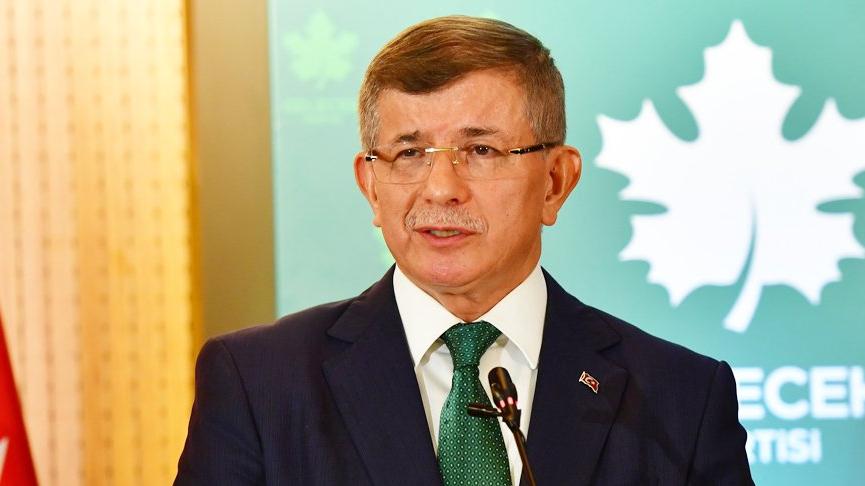 Davutoğlu’ndan iktidara sert sözler: Devleti 3-5 çeteye, 3-5 yolsuza peşkeş çektiler