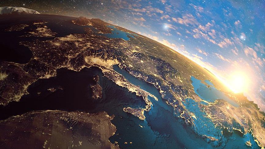 22 Temmuz – 23 Ağustos Güneş Aslan burcunda: Kibirli ve mağrur