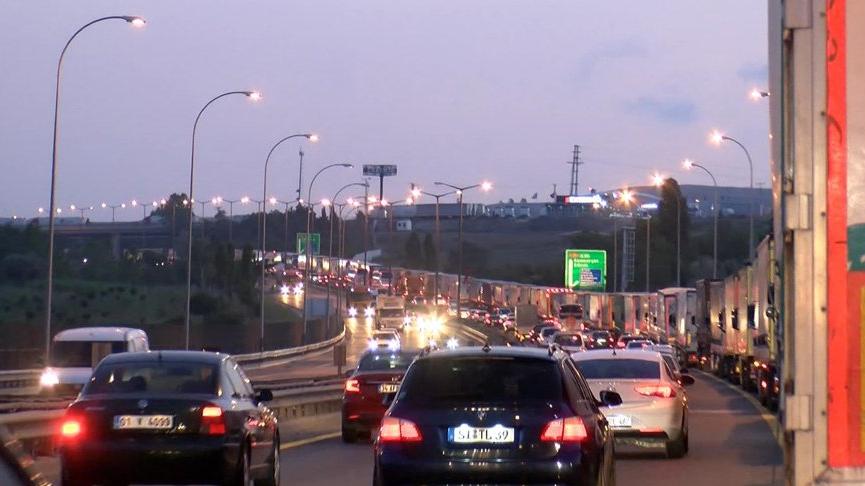 Çatalca gümrük yolunda uzun TIR kuyruğu