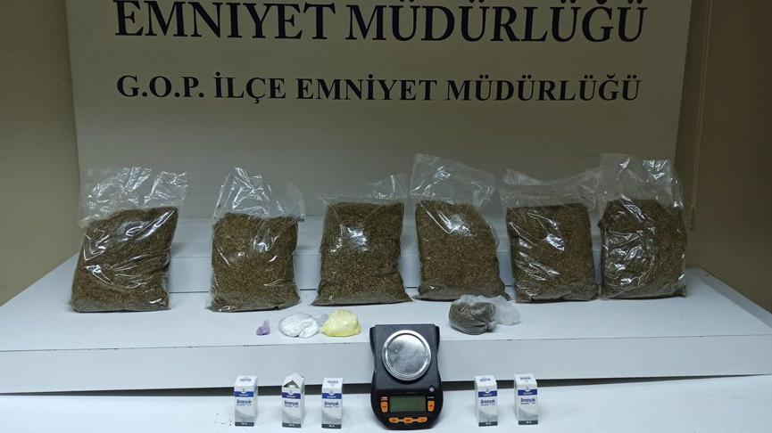 Baskın yapılan evden uyuşturucu zulası çıktı