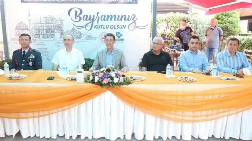 Protokol bayramlaşmasına veda mesajları damga vurdu