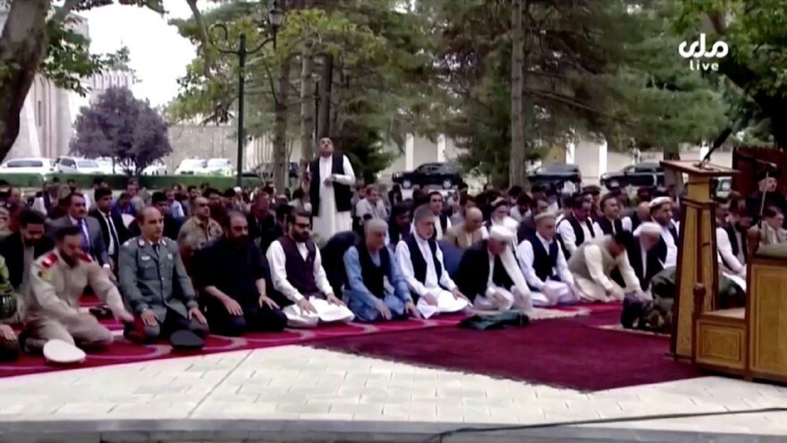 Kabil’de bayram namazı sırasında saldırı: Başkanlık Sarayı yakınına roket atıldı
