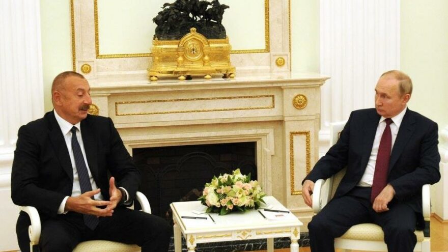 Azerbaycan Cumhurbaşkanı Aliyev, Putin ile bir araya geldi