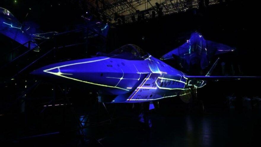 Rusya tanıttı: Su-57 Checkmate