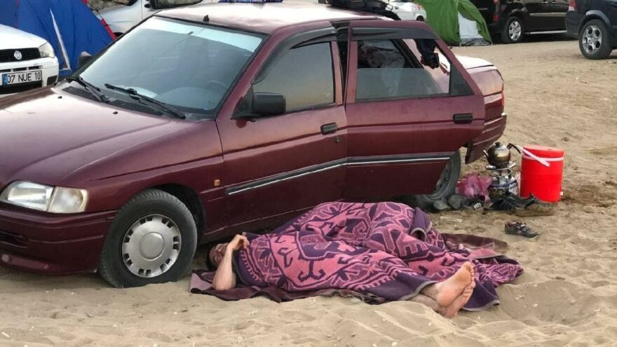 Oteller yüzde yüz doldu, dışarıda kalanlar yerlerde uyudu