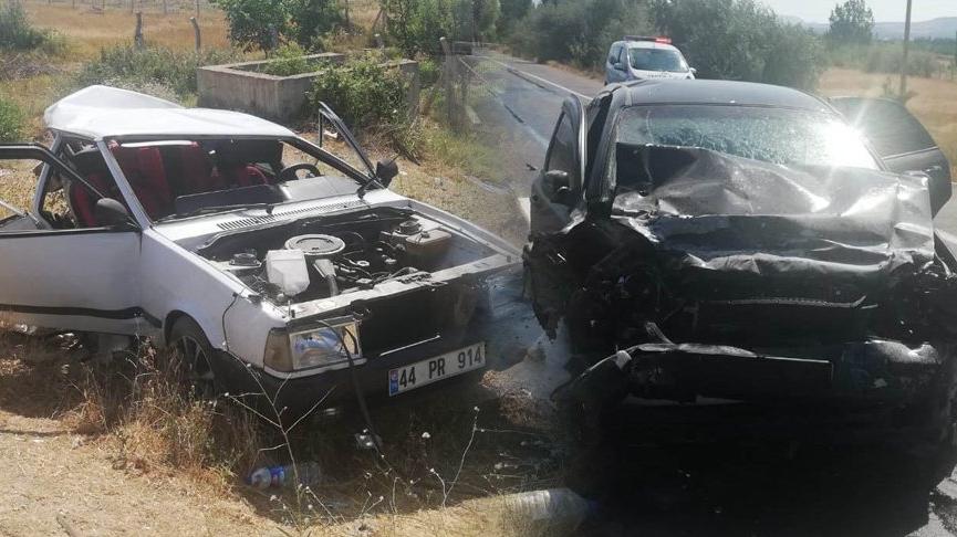 Feci kaza! İki otomobil kafa kafaya çarpıştı: 2 ölü, 4 yaralı