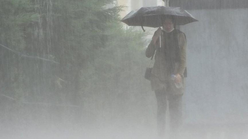 Tehlike sürüyor! Meteoroloji’den birçok ile gök gürültülü sağanak yağış uyarısı
