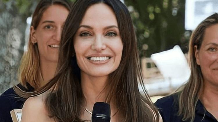 Angelina Jolie, ilk arıcılara diplomalarını verdi