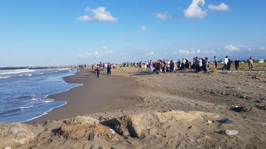 Baba denizde kayboldu, kızı ve akrabası kurtarıldı