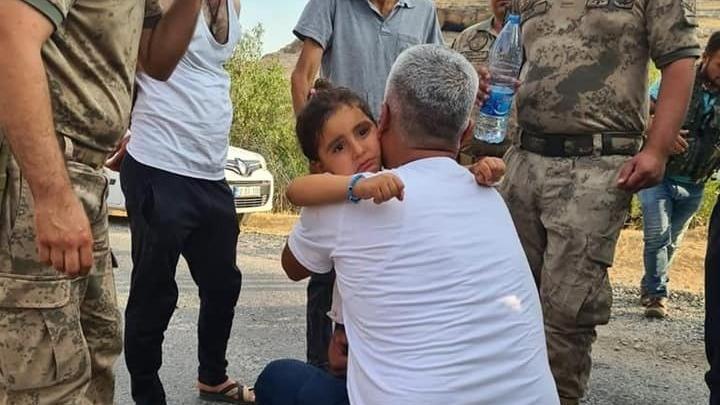 Kaybolan 3 yaşındaki Hazal dağlık alanda buldu