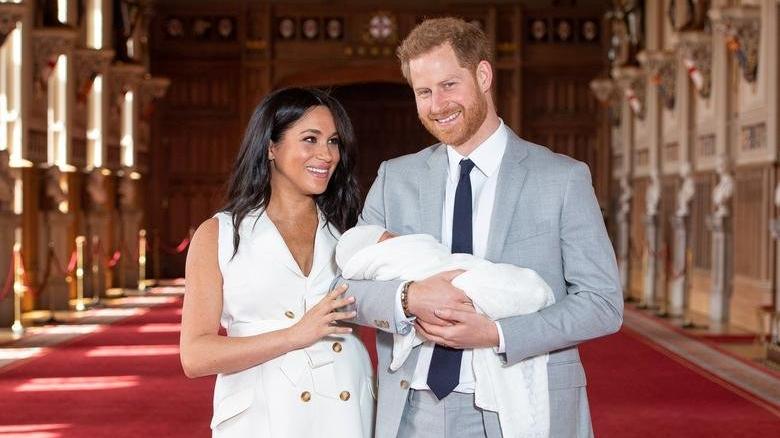 Meghan Markle’ın babası, kızını ve Prens Harry’i mahkemeye vermekle tehdit ediyor