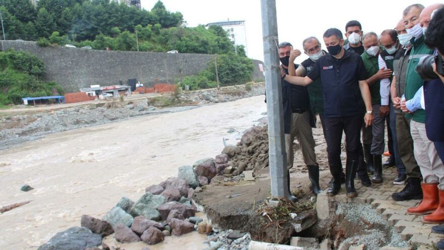 Bakan Pakdemirli: Vatandaşımız derelerden uzak durmanın yollarını arayacak