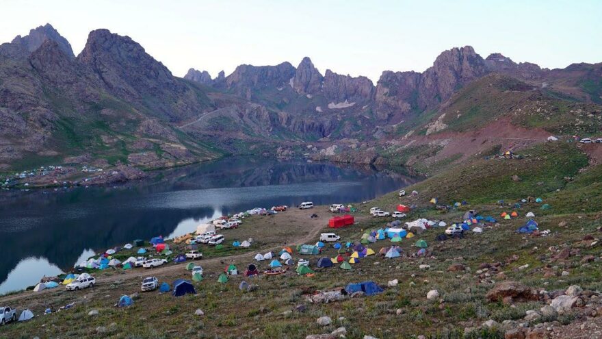 Cilo Sat Dağları doğaseverleri cezbetti