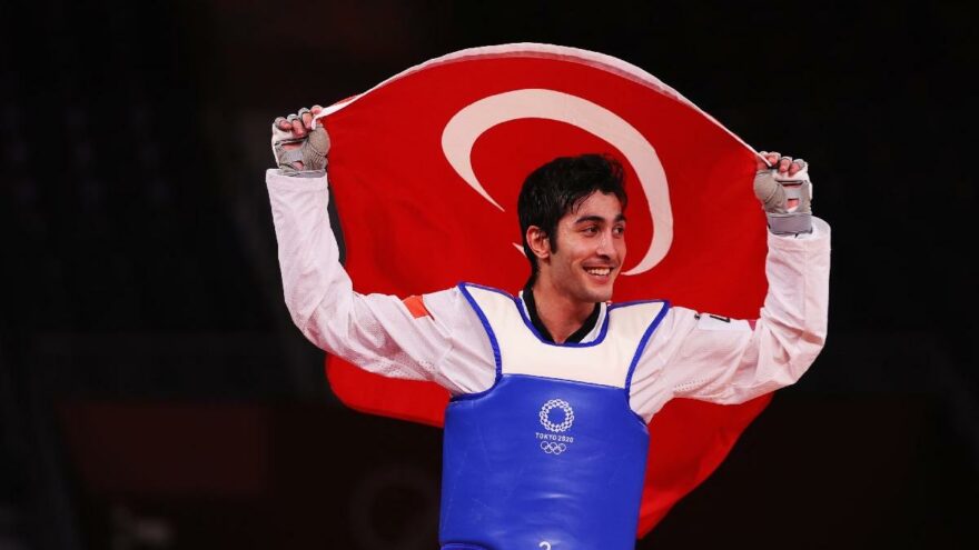 Türkiye, Tokyo’daki ilk madalyasını milli tekvandocu Hakan Reçber ile kazandı