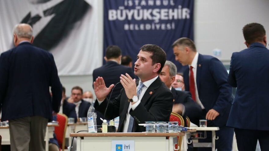 İbrahim Özkan: İBB Meclisi’nde önümüzdeki dönem AKP içinde kopmalar yaşanacak
