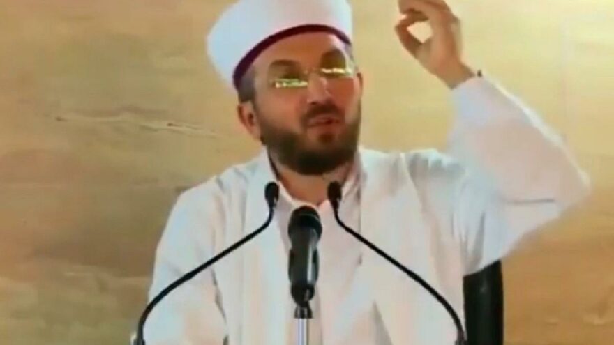 İlahiyatçı İhsan Şenocak’tan tepki çeken ‘Filenin Sultanları’ paylaşımı