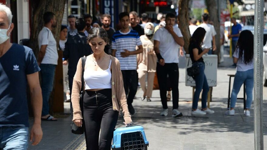 Aşılamanın en az olduğu kent! Vakalar pik yaptı, yetkililer alarma geçti