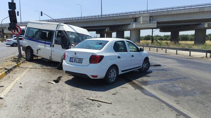Manisa’da zincirleme kaza: 14 yaralı