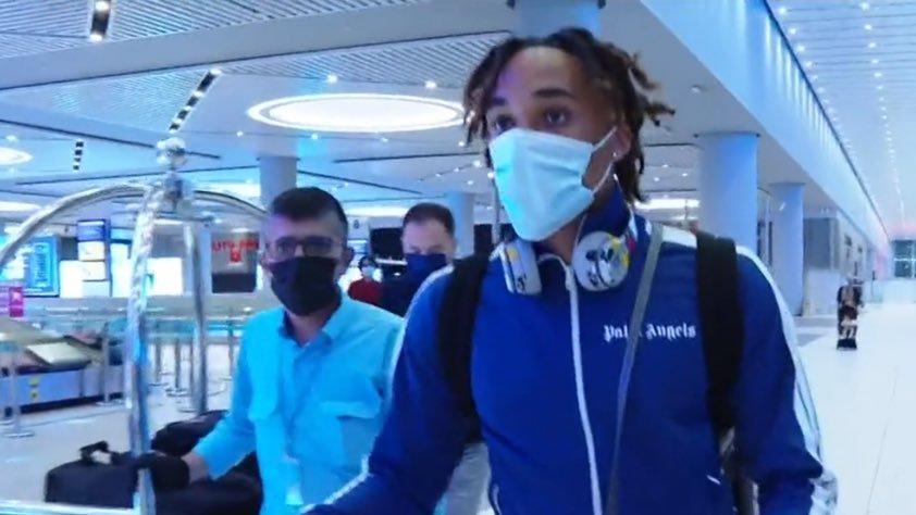 Galatasaray’ın yeni transferi Sacha Boey, İstanbul’da