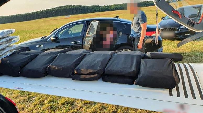 Eğitim uçağıyla uyuşturucu sevkiyatına operasyon