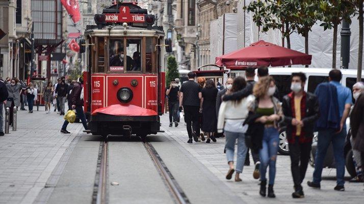 İstanbul için korkutan açıklama: Vakalar yüzde 50’nin üzerinde arttı, 4. dalga tehlikesi var