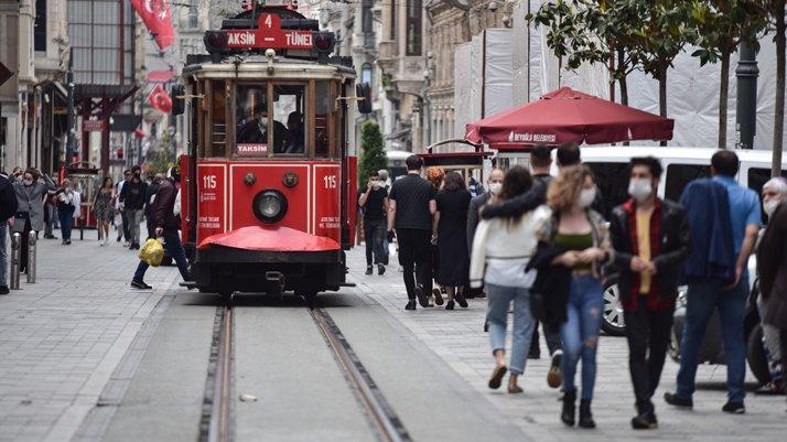 İstanbul için korkutan açıklama: Vakalar 50’nin üzerinde arttı, 4. dalga tehlikesi var