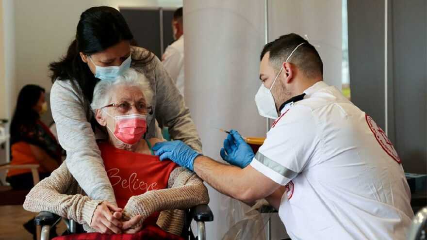 CDC’den Delta varyantı uyarısı: Aşı olanlar da bulaştırabiliyor