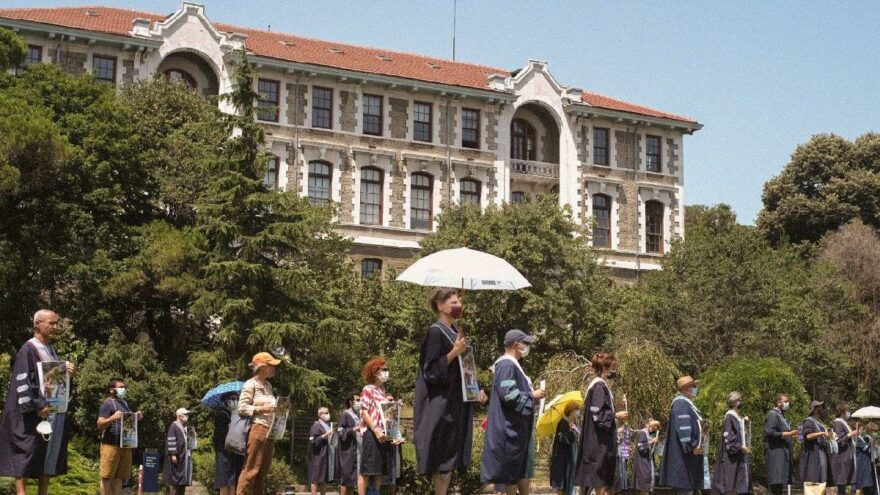 Boğaziçili akademisyenlerin protestosu sürüyor: Meslektaşlarımız göreve dönene kadar eylemdeyiz