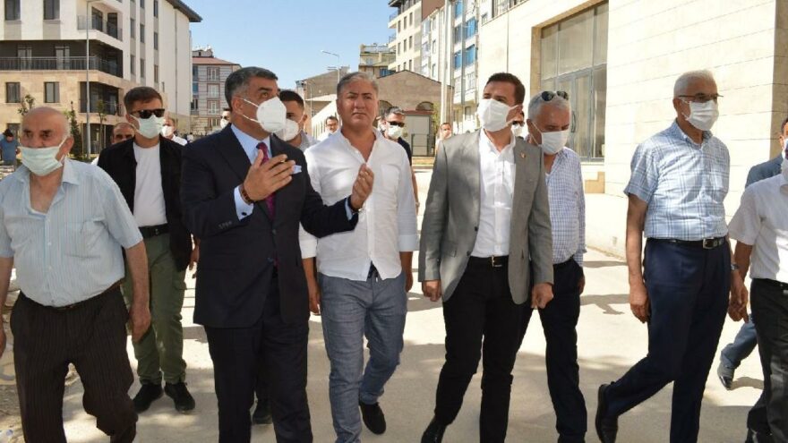 CHP’li heyet Elazığ’da depremzedeleri ziyaret etti