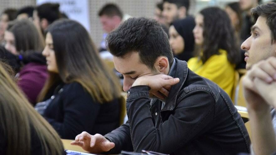 Gençlerimiz neden yurt dışına gidiyor?