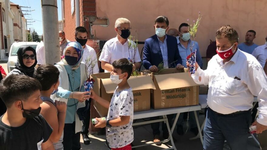 AKP’li başkan: Kıyametin kopacağını bilseniz dahi elinizdeki fidanı dikin
