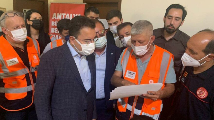 Babacan’dan yangın bölgesinde çay dağıtan Erdoğan’a tepki