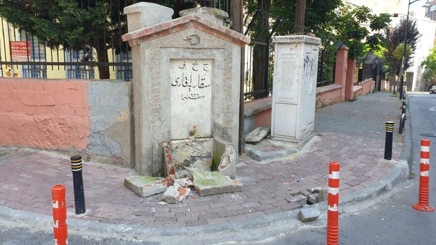 İBB tarafından restore edilen tarihi çeşmeye saldırı
