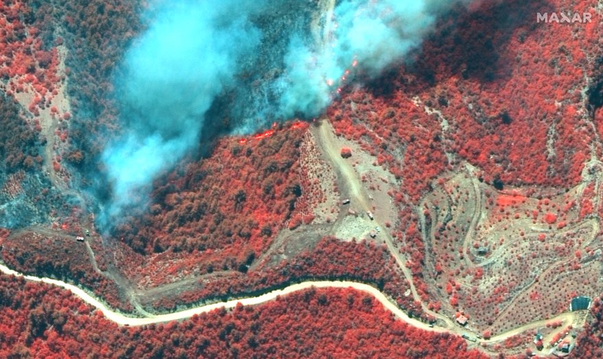 Orman yangınının korkutucu etkisi uydu görüntülerinden böyle takip edildi.